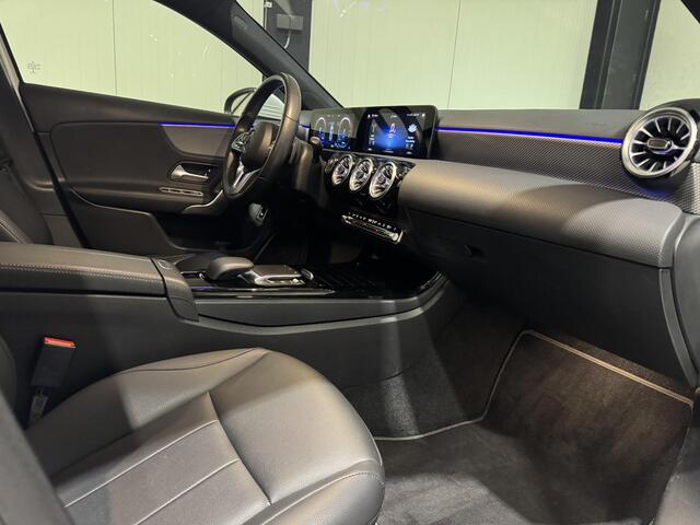 Mercedes-Benz A-KLASSE 250 e Business | SOH 96% | leder | sfeer verlichting | navi |