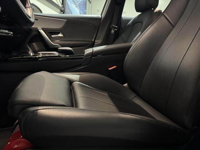 Mercedes-Benz A-KLASSE 250 e Business | SOH 96% | leder | sfeer verlichting | navi |