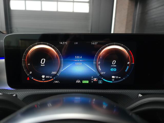 Mercedes-Benz A-KLASSE 250 e AMG Line | Pano | 19"| Topv | Ambiente | Multi Beam | Leer |