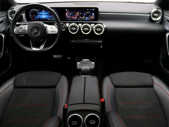 Mercedes-Benz A-KLASSE 250 e Business Solution AMG Limited AMG Line | Night Pakket | Panorama Schuif-Kanteldak | Sfeerverlichting. Inclusief 24 maanden Mercedes-Benz Certified garantie voor Europa.