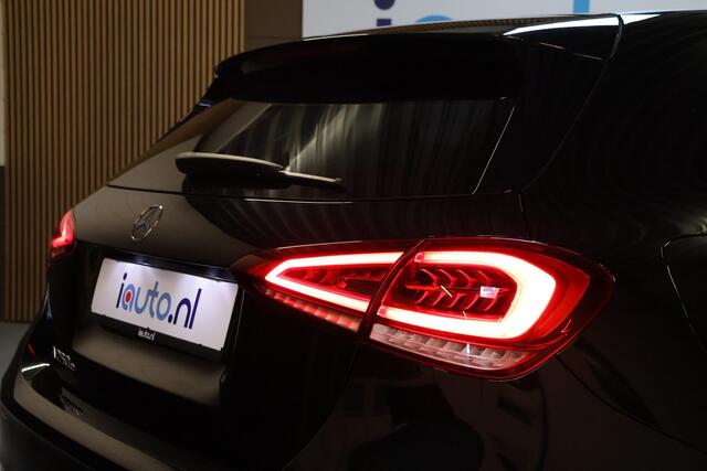 Mercedes-Benz A-KLASSE 250 e Business Solution AMG Limited Pano/LED/Keyless/Camera/Elek. stoelen/Dodehoek/18"