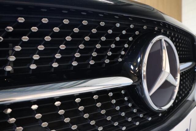 Mercedes-Benz A-KLASSE 250 e Business Solution AMG Limited Pano/LED/Keyless/Camera/Elek. stoelen/Dodehoek/18"