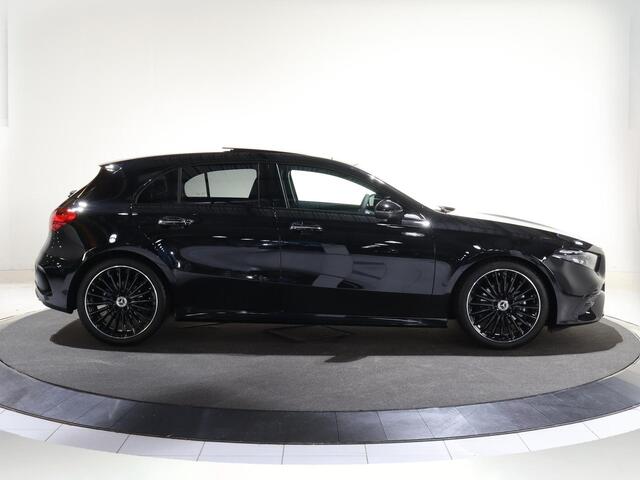Mercedes-Benz A-KLASSE 180 Business Solution AMG | Panoramaschuifdak | Premium Plus | 19"AMG-velgen | Head-up display | Dodehoekassistent |