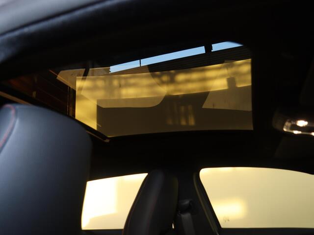 Mercedes-Benz A-KLASSE 180 Business Solution AMG | Panoramaschuifdak | Stoelverwarming | Achteruitrijcamera | MULTIBEAM LED |