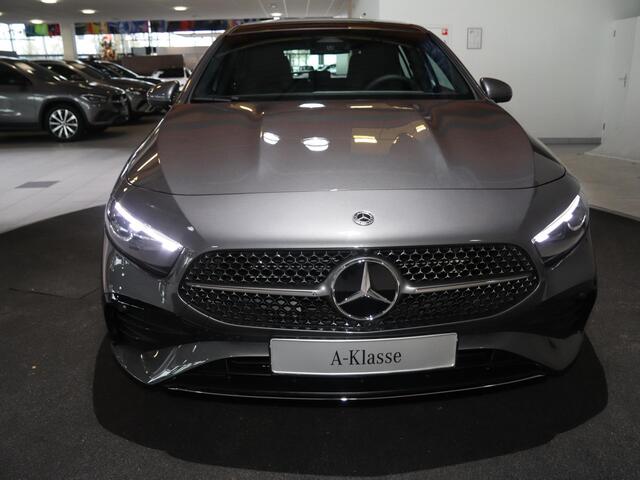 Mercedes-Benz A-KLASSE 180 Business Solution AMG | Panoramaschuifdak | Stoelverwarming | Achteruitrijcamera | MULTIBEAM LED |