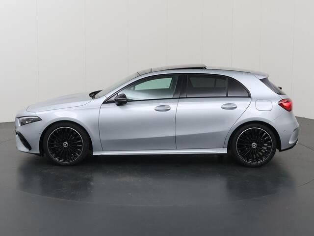 Mercedes-Benz A-KLASSE 180 Business Solution AMG | Panoramaschuifdak | Premium plus | Head-Up | Stoelverwarming | Achteruitrijcamera | MULTIBEAM LED |