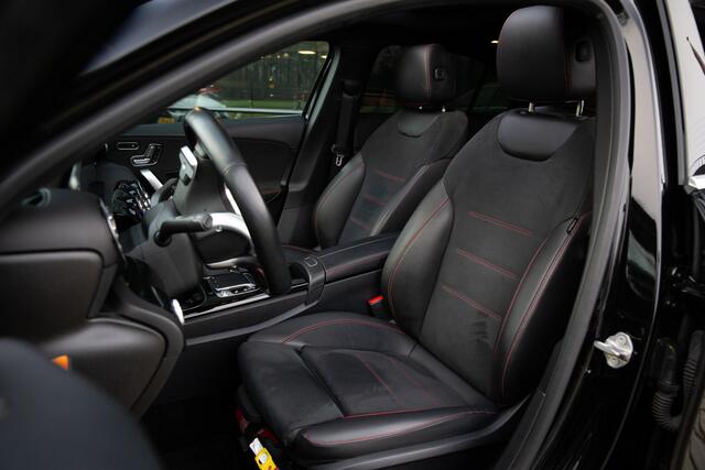 Mercedes-Benz A-KLASSE 200 Launch Edition Premium Plus , Trekhaak, Panoramadak, Achteruitrijcamera, Memory seats,