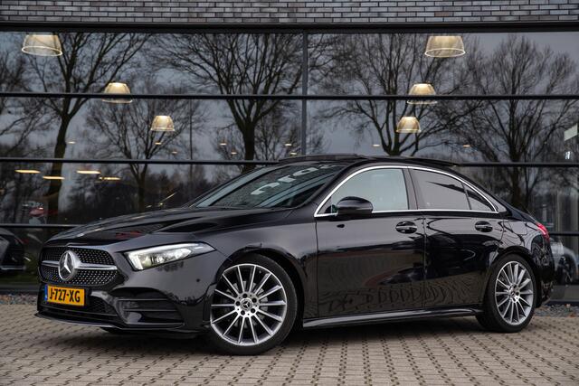 Mercedes-Benz A-KLASSE 200 Launch Edition Premium Plus , Trekhaak, Panoramadak, Achteruitrijcamera, Memory seats,