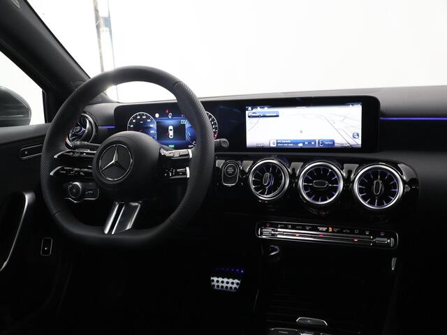 Mercedes-Benz A-KLASSE 250 e Limousine Business Solution AMG | Panoramadak | Stoelverwarming | Sfeerverlichiting | Achteruitrijcamera | Widescreen |