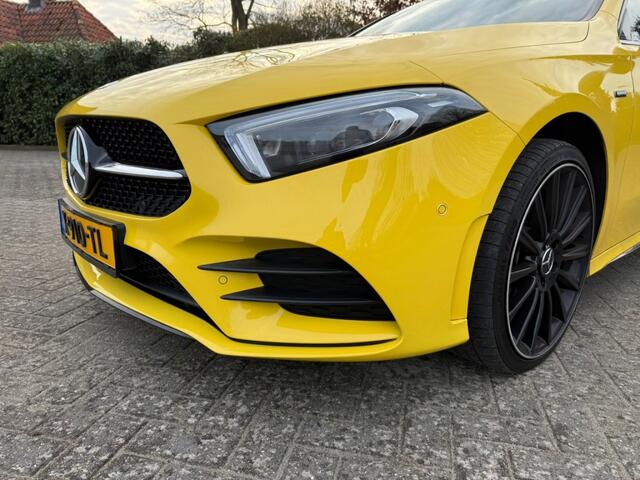 Mercedes-Benz A-KLASSE A 250e Edetion 1 AMG Navi/Multibeam/Night/White-screen/Voll