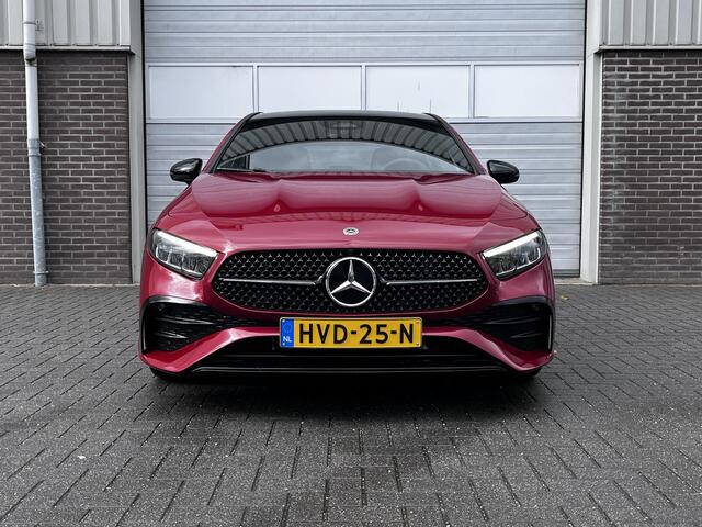Mercedes-Benz A-KLASSE 180 Star Edition AMG | Night Pakket | Panoramadak | Apple CarPlay | Android Auto | Sfeerverlichting | Stoelverwarming | Parkeersensoren | Achteruitrijcamera | Elektrisch Inklapbare Buitenspiegels