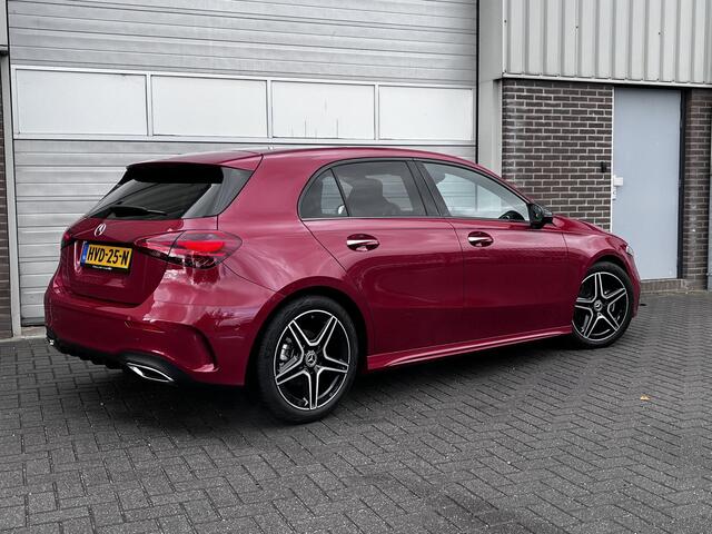 Mercedes-Benz A-KLASSE 180 Star Edition AMG | Night Pakket | Panoramadak | Apple CarPlay | Android Auto | Sfeerverlichting | Stoelverwarming | Parkeersensoren | Achteruitrijcamera | Elektrisch Inklapbare Buitenspiegels