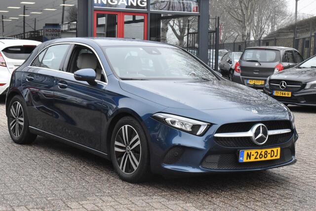 Mercedes-Benz A-KLASSE 180 Business Solution Luxury | 1e Eigenaar | Lederen bekleding | Navigatie | Sfeerverlichting | 12 mnd BOVAG garantie | Whatsapp 06-53188999