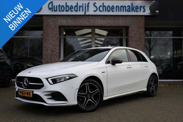 Mercedes-Benz A-KLASSE 250 e Premium AMG FULL-LED WIDESCREEN SFEERVERL. NIGHTPAKKET LEER/ALCANTARA STOELVERW. CARPLAY CAMERA 2XPDC 18''LMV