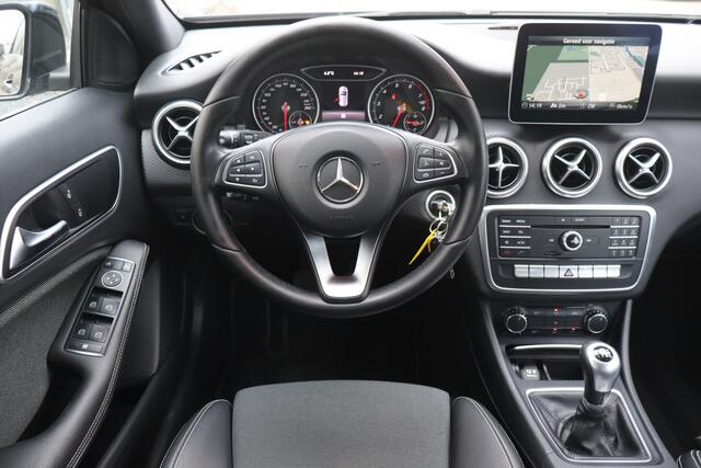 Mercedes-Benz A-KLASSE 180 Lease Edition Ambition - NL- Auto!! Led V+A I Cruise I Airco
