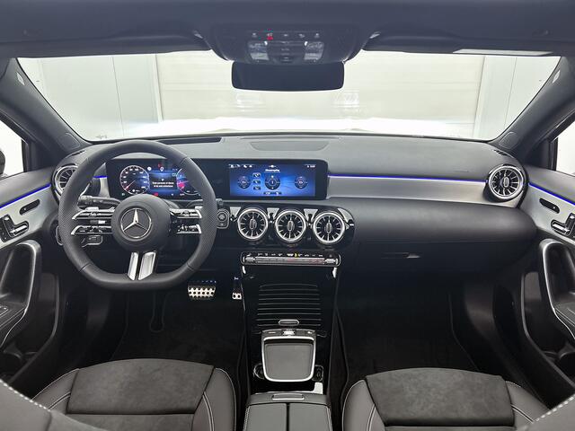 Mercedes-Benz A-KLASSE 180 Business Solution AMG | AMG Line Plus pakket | Nightpakket | Smartphone-integratie | 360° camera | Head-up display | Panoramaschuifdak | 19 inch AMG velgen | Augmented Reality navigatie |
