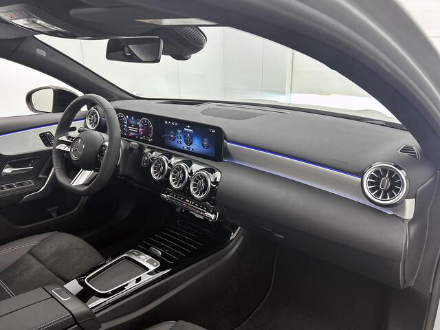 Mercedes-Benz A-KLASSE 180 Business Solution AMG | AMG Line Plus pakket | Nightpakket | Smartphone-integratie | 360° camera | Head-up display | Panoramaschuifdak | 19 inch AMG velgen | Augmented Reality navigatie |