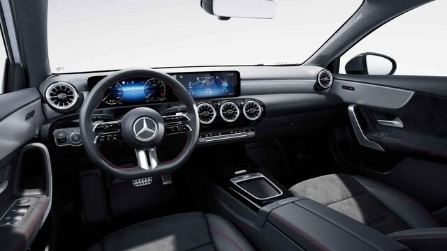 Mercedes-Benz A-KLASSE 200 AMG Line | Night | Panoramadak | Multibeam | Stoelverwarming | Achteruitcamera |