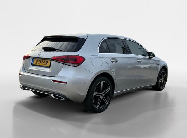 Mercedes-Benz A-KLASSE 250 e I LED I Widescreen I Half-leder I Keyless | Apple Carplay/Android Auto | LED koplampen | Parkeersensoren voor en achter