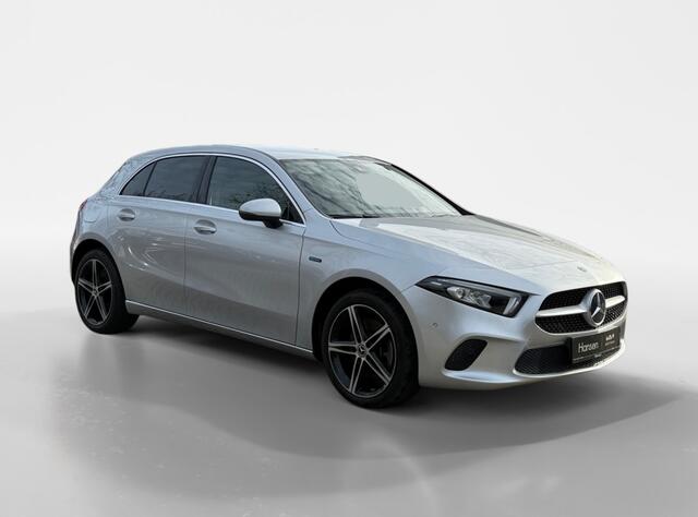 Mercedes-Benz A-KLASSE 250 e I LED I Widescreen I Half-leder I Keyless | Apple Carplay/Android Auto | LED koplampen | Parkeersensoren voor en achter