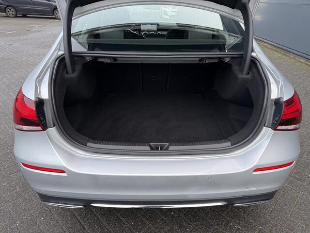 Mercedes-Benz A-KLASSE 220 Advantage (Automatische Airco - Navigatie - LED - Stoelverwarming - Camera - Parkeersensoren V+A)