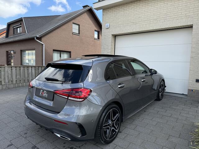 Mercedes-Benz A-KLASSE 180 AMG Aut Panoramadak Nightpakket Widescreen AmbientLight Keyless SportLeder Led Camera 18" Pdc
