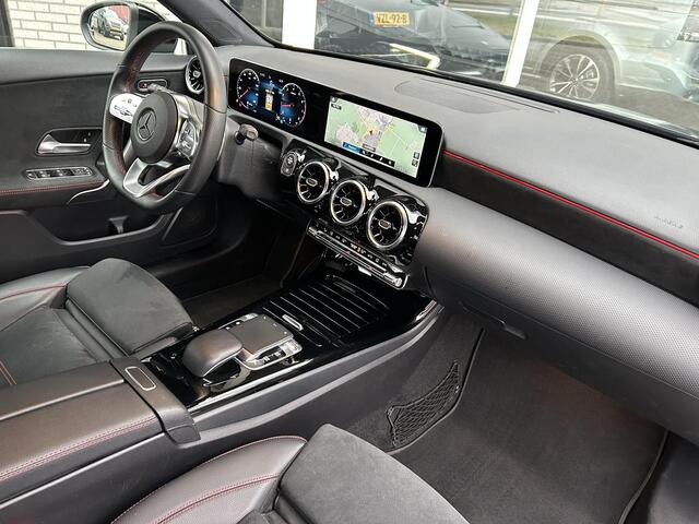 Mercedes-Benz A-KLASSE 180 Business Solution AMG | Carplay | Stoelverwarming | Led Koplampen