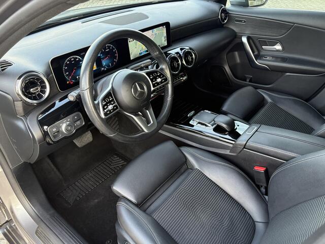 Mercedes-Benz A-KLASSE 180 Business Solution | Stoelverwarming | Navigatie |