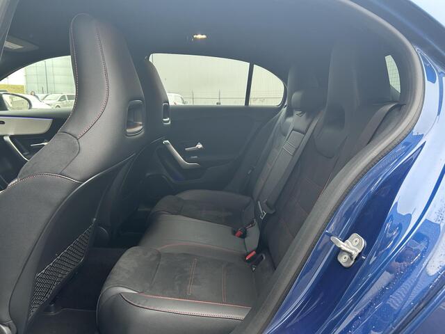 Mercedes-Benz A-KLASSE 250 e AMG Line | Night Pakket | Apple CarPlay | Android Auto | Sfeerverlichting | Stoelverwarming | Achteruitrijcamera | Parkeersensoren | Elektrisch Inklapbare Buitenspiegels