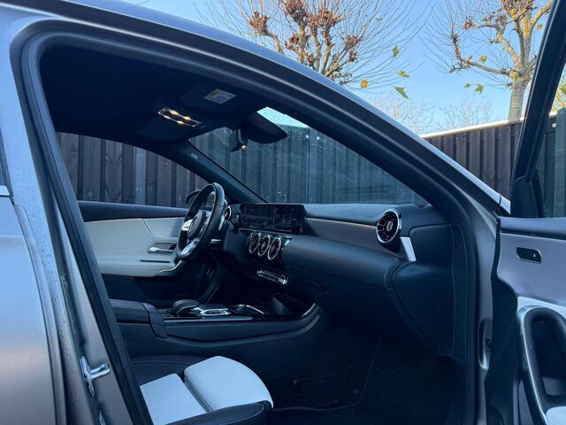 Mercedes-Benz A-KLASSE 250 e AMG Line