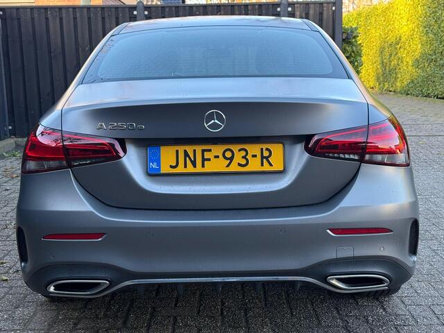 Mercedes-Benz A-KLASSE 250 e AMG Line