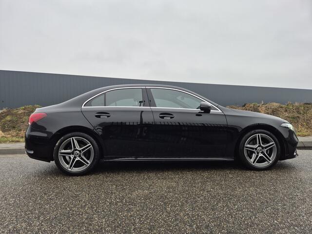 Mercedes-Benz A-KLASSE 180 Business Solution AMG AMG uitvoering / origineel Nederlander.