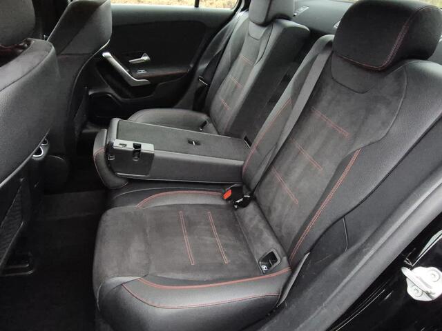 Mercedes-Benz A-KLASSE 180 Business Solution AMG AMG uitvoering / origineel Nederlander.