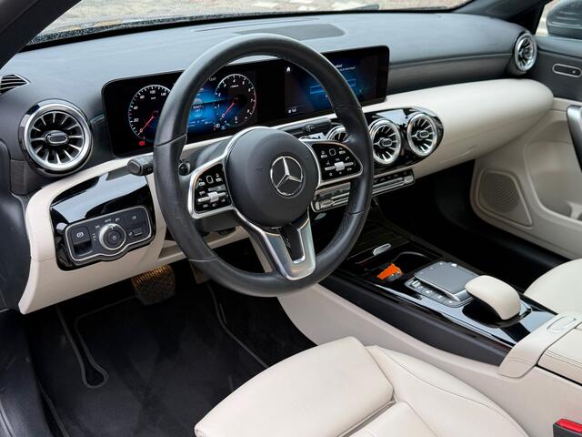 Mercedes-Benz A-KLASSE 180 Premium Plus / Panodak / Sfeer/ Leder