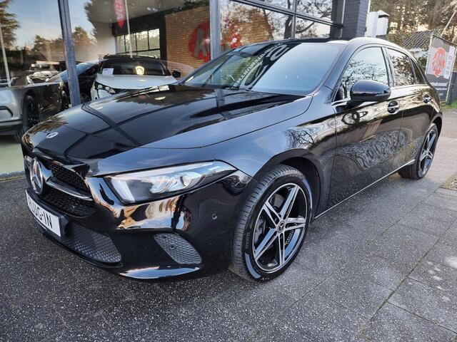 Mercedes-Benz A-KLASSE 250 e | AMG | 2022 | Ambient light | Widescreen | 66dkm | Rijklaar | Nieuwstaat!