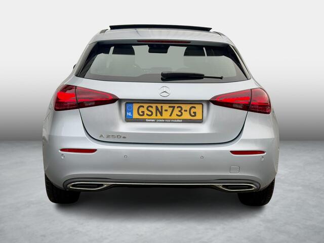 Mercedes-Benz A-KLASSE 250 e Star Edition Luxury Line | Panoramadak | Sfeerverlichting |