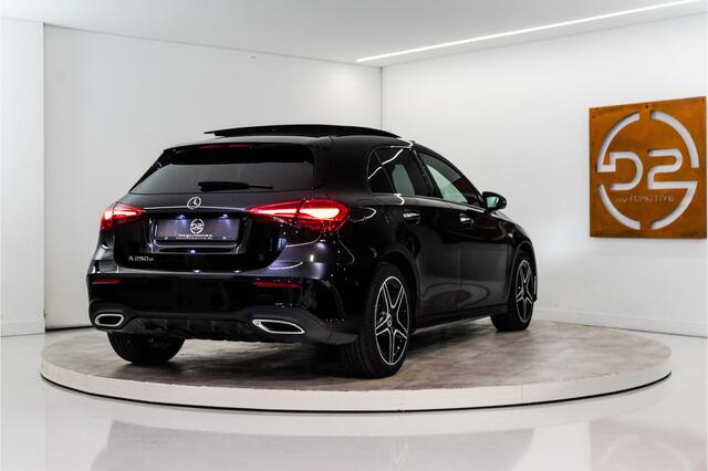 Mercedes-Benz A-KLASSE 250 e Premium AMG Facelift 218PK | Pano | Keyless | Sfeer | Night | Fabrieksgarantie