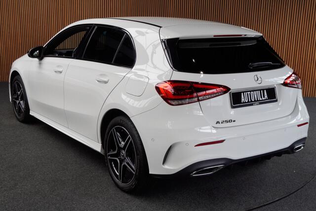 Mercedes-Benz A-KLASSE 250e AMG Line Leer Navi Camera Climate Stoelverwarming PTS LM velgen EQ BTW auto!