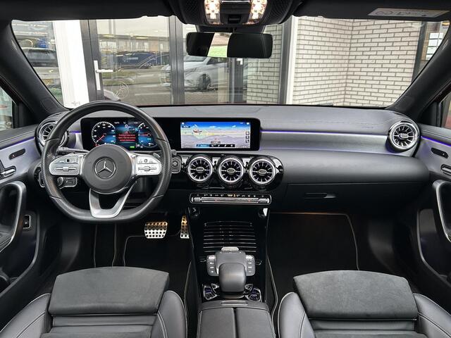 Mercedes-Benz A-KLASSE 250 e Business Solution AMG Limited | Panoramadak | Memory | Carplay | Stoelverwarming | Sfeerverlichting