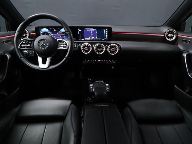 Mercedes-Benz A-KLASSE 250 e Business Solution Luxury Limited [SCHUIFDAK, CAMERA, SFEERVERLICHTING, LEDER, SPORTSTOELEN, STOELVERWARMING, NIEUWSTAAT]