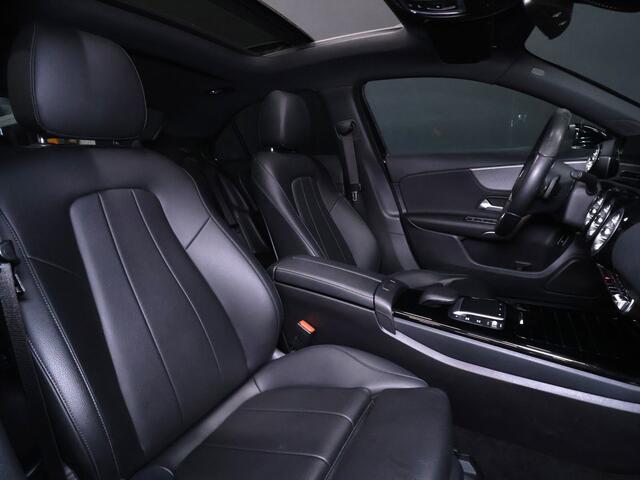 Mercedes-Benz A-KLASSE 250 e Business Solution Luxury Limited [SCHUIFDAK, CAMERA, SFEERVERLICHTING, LEDER, SPORTSTOELEN, STOELVERWARMING, NIEUWSTAAT]