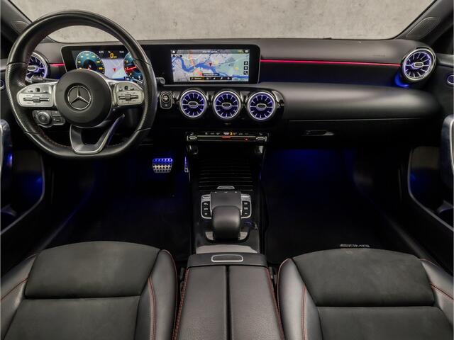 Mercedes-Benz A-KLASSE 200 AMG Sport 164Pk Automaat (SCHUIFDAK, GROOT NAVI, SFEERVERLICHTING, LEDER/ALCANTARA, SPORTSTOELEN, STOELVERWARMING, WIDESCREEN, CAMERA, NIEUWSTAAT)
