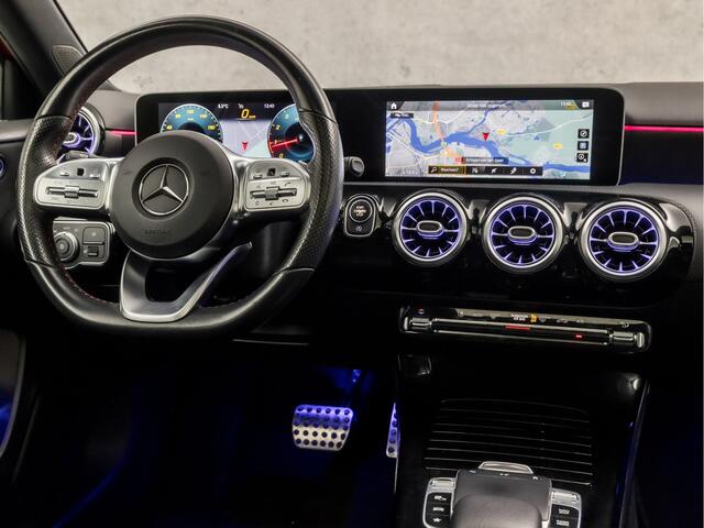 Mercedes-Benz A-KLASSE 200 AMG Sport 164Pk Automaat (SCHUIFDAK, GROOT NAVI, SFEERVERLICHTING, LEDER/ALCANTARA, SPORTSTOELEN, STOELVERWARMING, WIDESCREEN, CAMERA, NIEUWSTAAT)