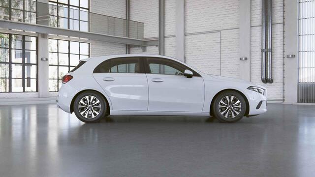 Mercedes-Benz A-KLASSE 180 Business Solution | Trekhaak | Stoelverwarming | Widescreen | Achteruitrijcamera |