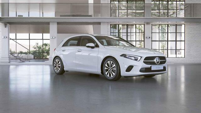 Mercedes-Benz A-KLASSE 180 Business Solution | Trekhaak | Stoelverwarming | Widescreen | Achteruitrijcamera |