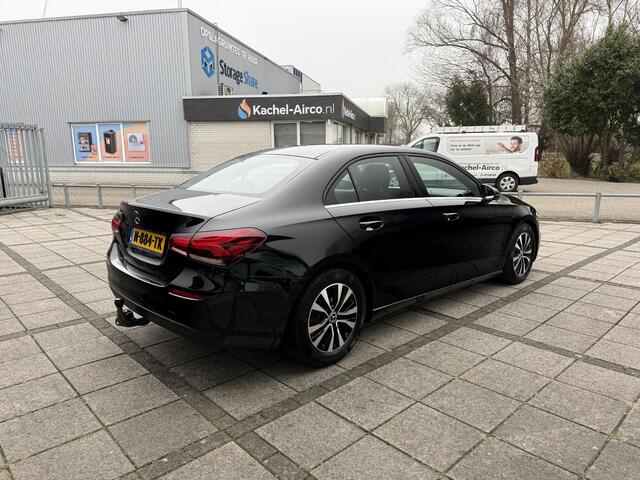 Mercedes-Benz A-KLASSE 180 Aut. Business Sol. | Trekhaak | Camera | Navi |