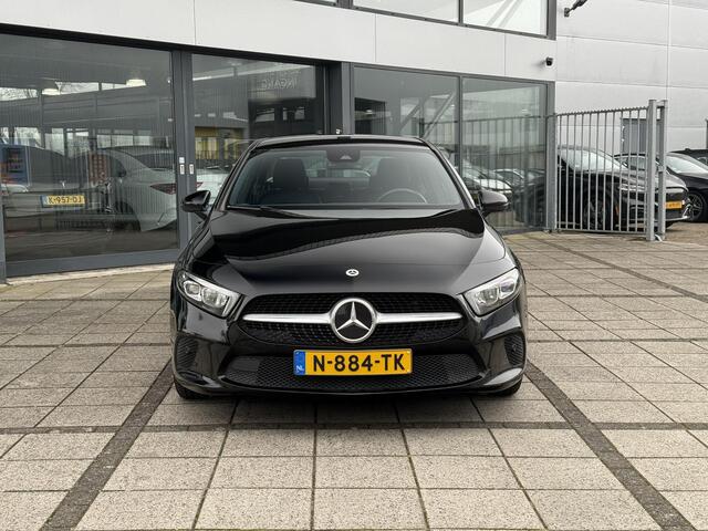 Mercedes-Benz A-KLASSE 180 Aut. Business Sol. | Trekhaak | Camera | Navi |