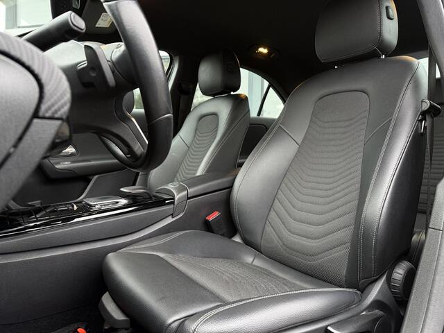 Mercedes-Benz A-KLASSE 180 Aut. Business Sol. | Trekhaak | Camera | Navi |