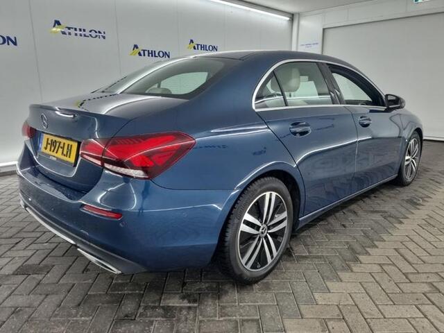 Mercedes-Benz A-KLASSE 180d Business Sol. Luxury Line | Navi | Camera | Sfeer Verlichting