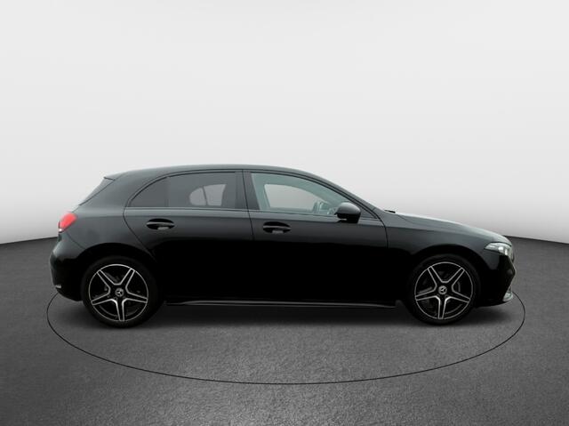 Mercedes-Benz A-KLASSE 180 Business Solution AMG Aut. | Panoramadak | SfeerLed